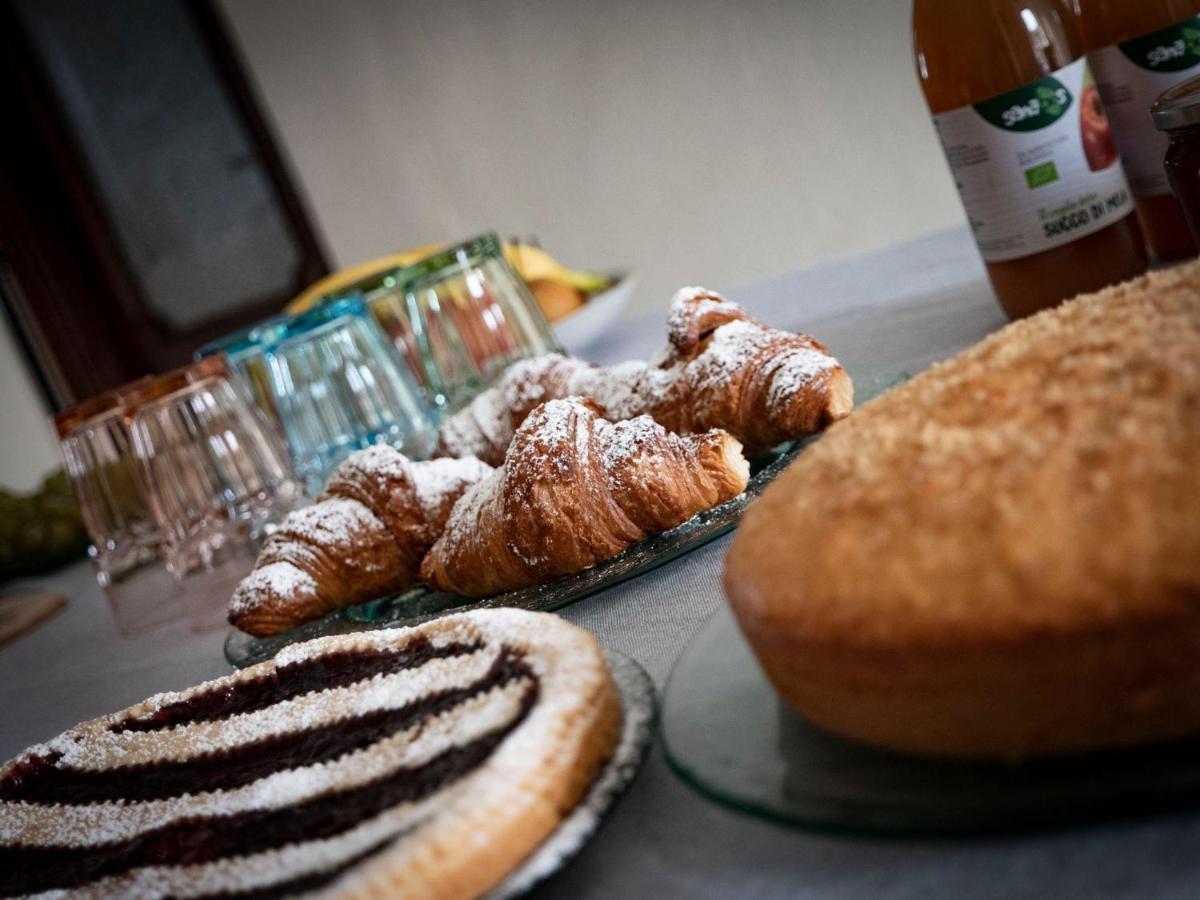 I Quattro Grappoli Bed and Breakfast Neive Buitenkant foto