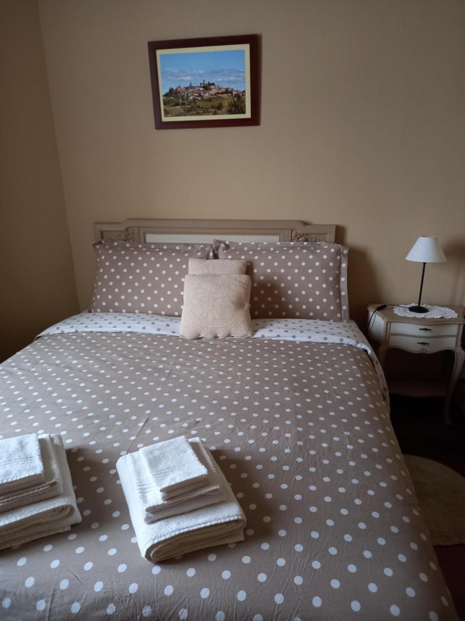 I Quattro Grappoli Bed and Breakfast Neive Kamer foto